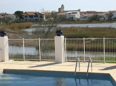 Le Maset En Camargue 2*
