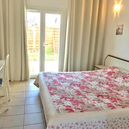 Le Maset En Camargue 2*