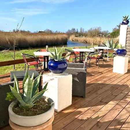 Hotel Le Maset En Camargue 2*
